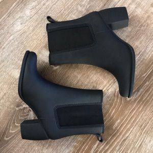 Jeffrey Campbell Clima boots. Matte Black